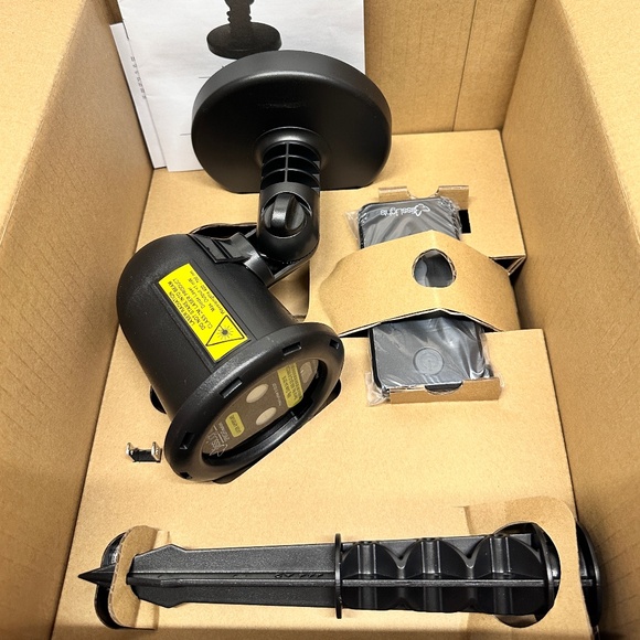 BlissLights Spright Motion RED Indoor/Outdoor Laser Projector W/Remote NEW - Picture 2 of 4